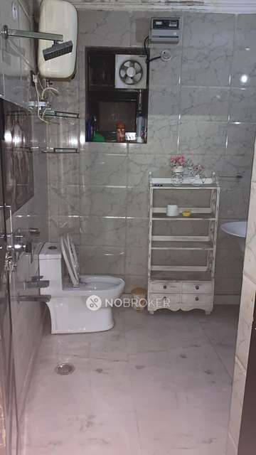 4+ BHK Flat In Builder Floor For Sale  In Model Town