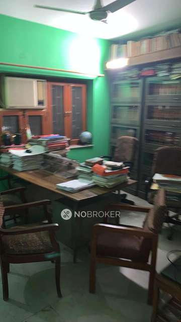 4+ BHK Flat In Builder Floor For Sale  In Model Town