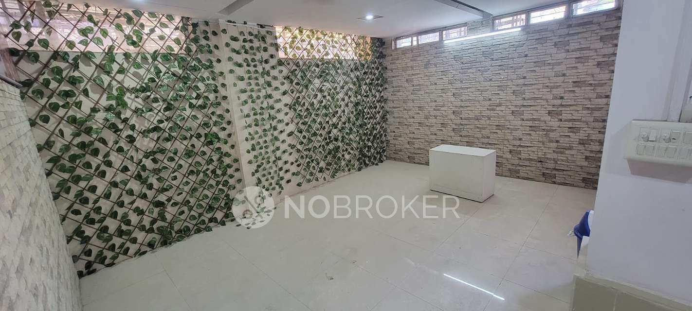 Showroom in Cafe Coffee Day, Delhi for Rent 