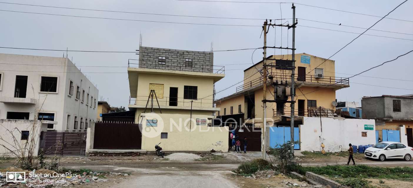 Industrial Building in Roza Yakubpur, Greater Noida for Rent 