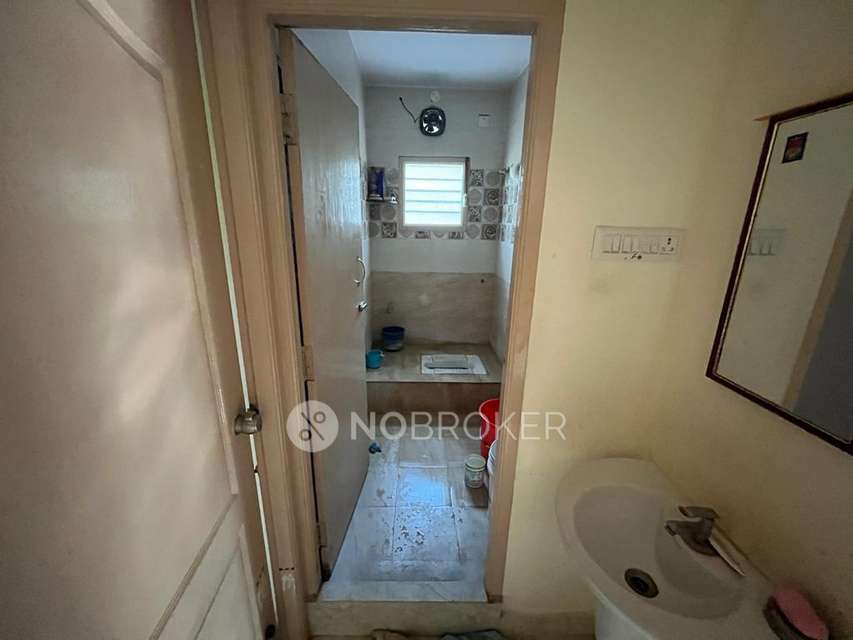 2 BHK Flat In Saishiva Apartments For Sale  In Sriram Nagar 3rd Street, Selaiyur