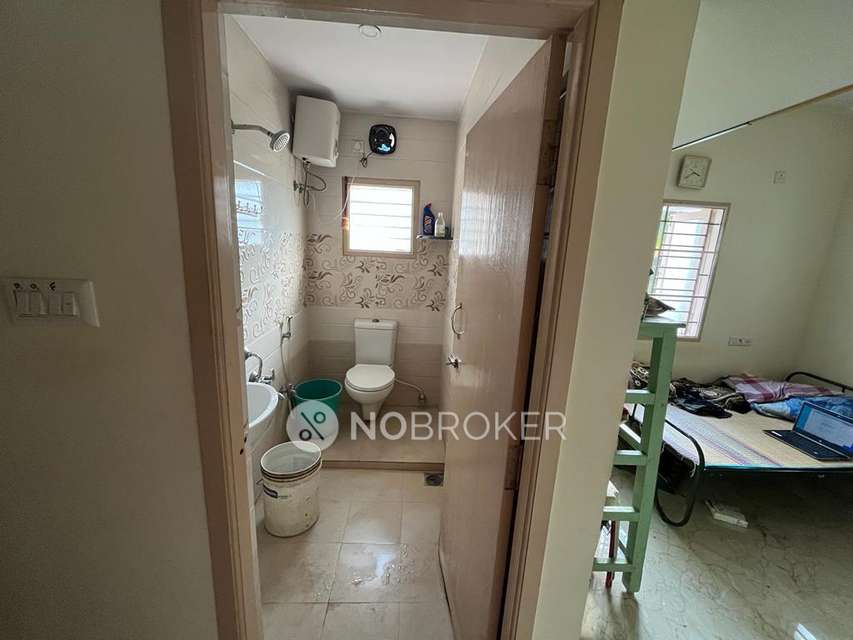 2 BHK Flat In Saishiva Apartments For Sale  In Sriram Nagar 3rd Street, Selaiyur