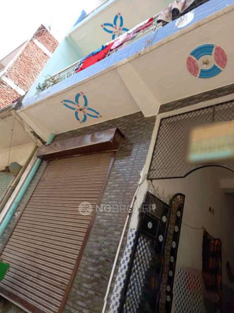 1 RK Flat In Standalone Building  for Rent  In Sector 63