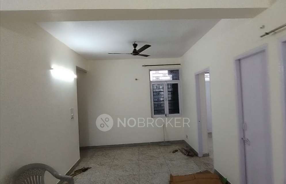 3 BHK Flat In Pawittra Apartments, Vasundhara Enclave for Rent  In Vasundhara Enclave