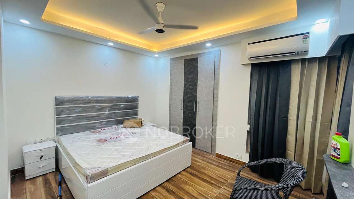2 BHK Flat In Rg Luxury Phase 2 for Rent  In Sector 16b