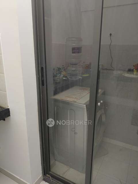 Single Room for Female In 2 BHK  In Shapoorji Pallonji Joyville Skyluxe In Hadapsar