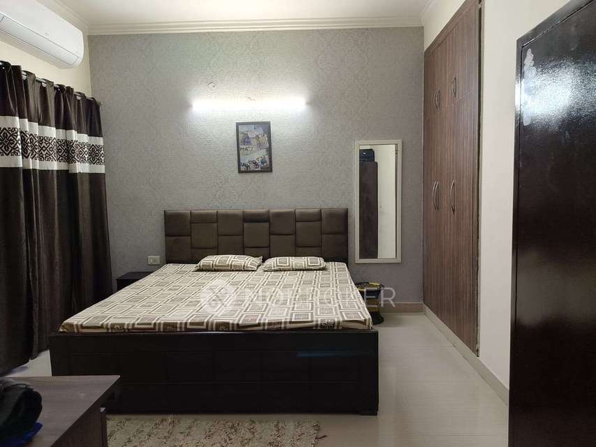 3 BHK Flat In Paramount Floraville for Rent  In Sector137
