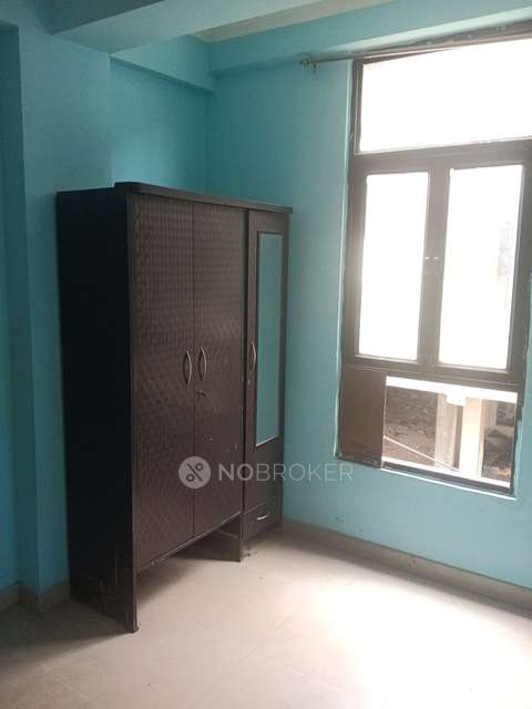 2 BHK Flat In Sbi Residency for Rent  In Gaur City 2