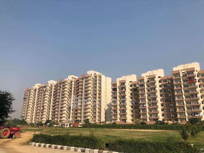 2 BHK Flat In Hcbs Sports Ville For Sale  In Sector 2 