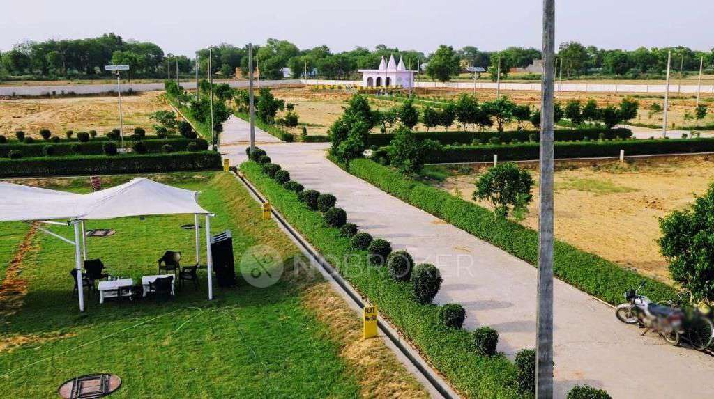 Plot For Sale  In Harit Vatika In  Sector 63