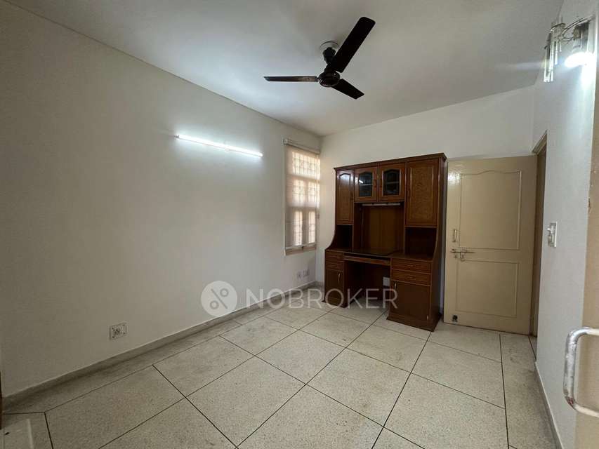 3 BHK Flat In Shree Ganesh Apartments for Rent  In Sector 7 