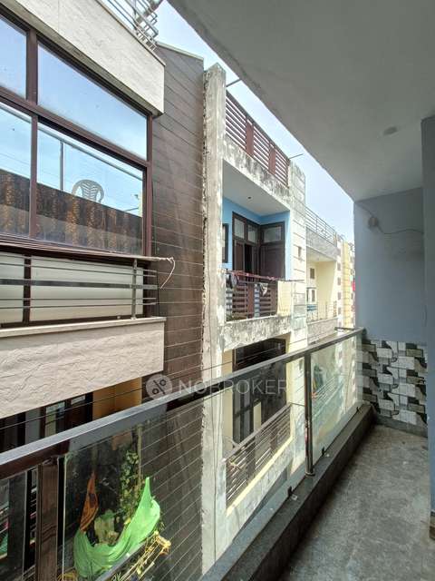 3 BHK Flat In Standalone Building  For Sale  In Janakpuri