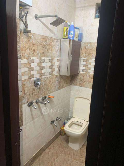 4 BHK Flat In Standalone Builsing  For Sale  In Vishnu Garden