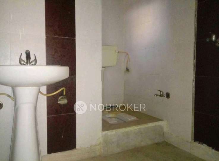 3 BHK Flat In Standalone Building  For Sale  In Uttam Nagar