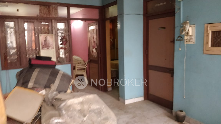 Standalone Building Sadar Bazaar Rent WITHOUT BROKERAGE Semi
