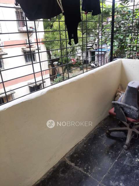 Shared Room for Male In 2 BHK  In Girichaya Apartment In Gokhalenagar - Vetal Hill Rd