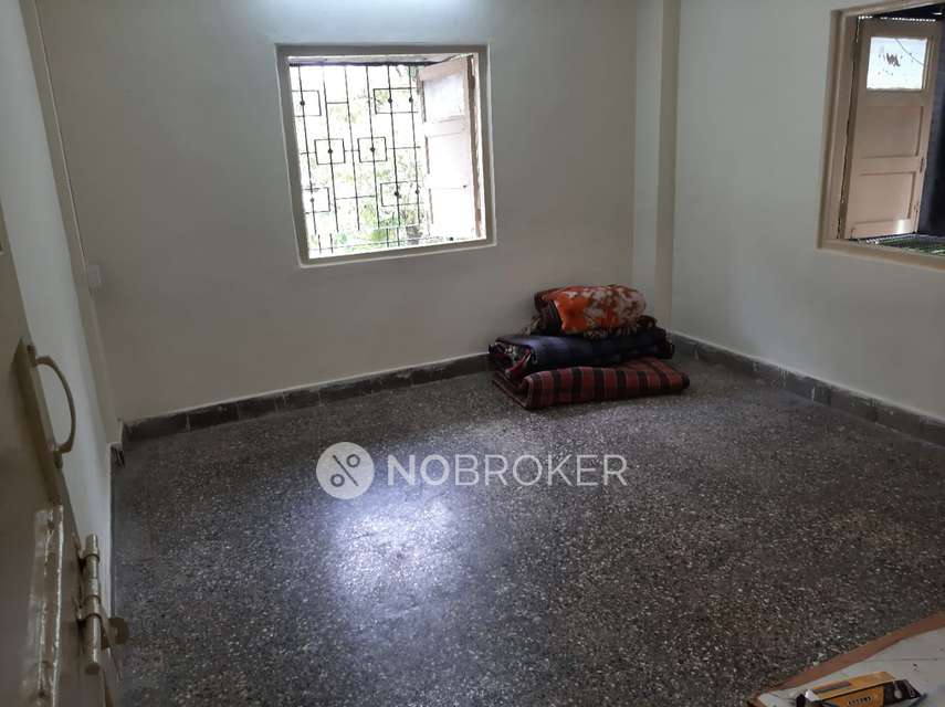 Shared Room for Male In 2 BHK  In Girichaya Apartment In Gokhalenagar - Vetal Hill Rd