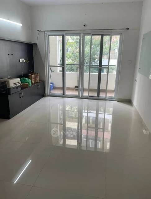 Single Room for Female In 3 BHK  In Residency Park In Hsr Layout, Bangalore