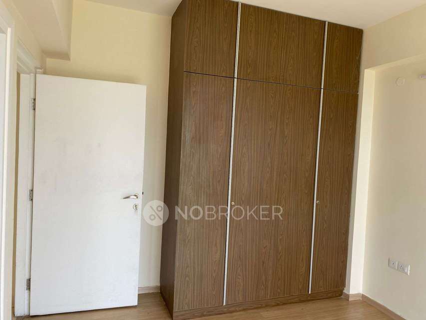 4 BHK Flat For Sale  In Dlf Regal Gardens