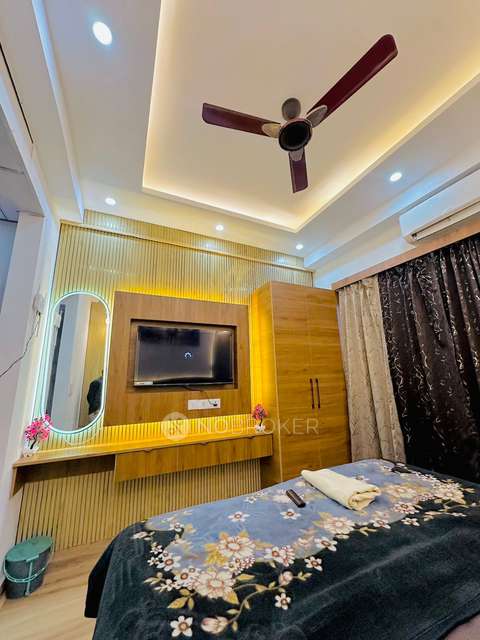 Commercial Property in Delta I, Greater Noida for Rent 