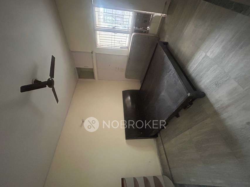 2 BHK Flat In Rajat Vihar for Rent  In Sector 62