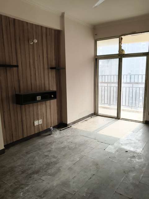 2 BHK Flat In Paramount Symphony For Sale  In Crossings Republik