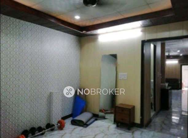 3 BHK Flat In Standalone Building  For Sale  In Pitampura