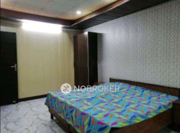 3 BHK Flat In Standalone Building  For Sale  In Pitampura