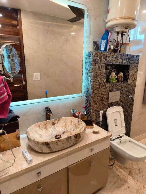 3 BHK Flat In Standalone Building  For Sale  In Roop Nagar