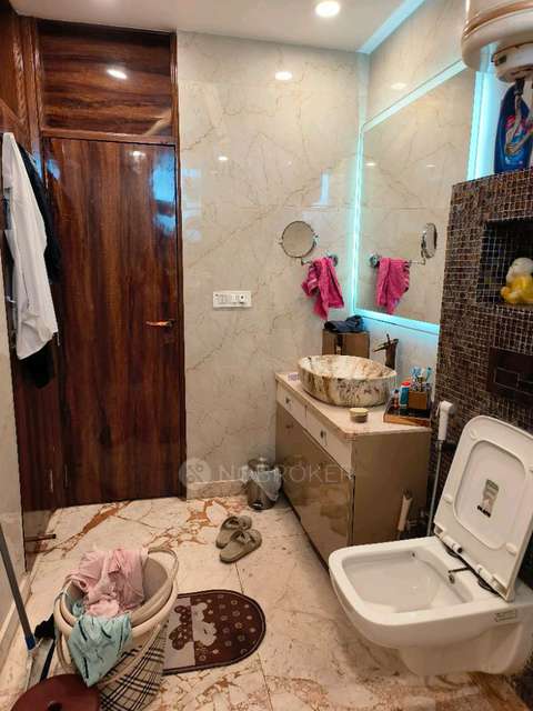 3 BHK Flat In Standalone Building  For Sale  In Roop Nagar