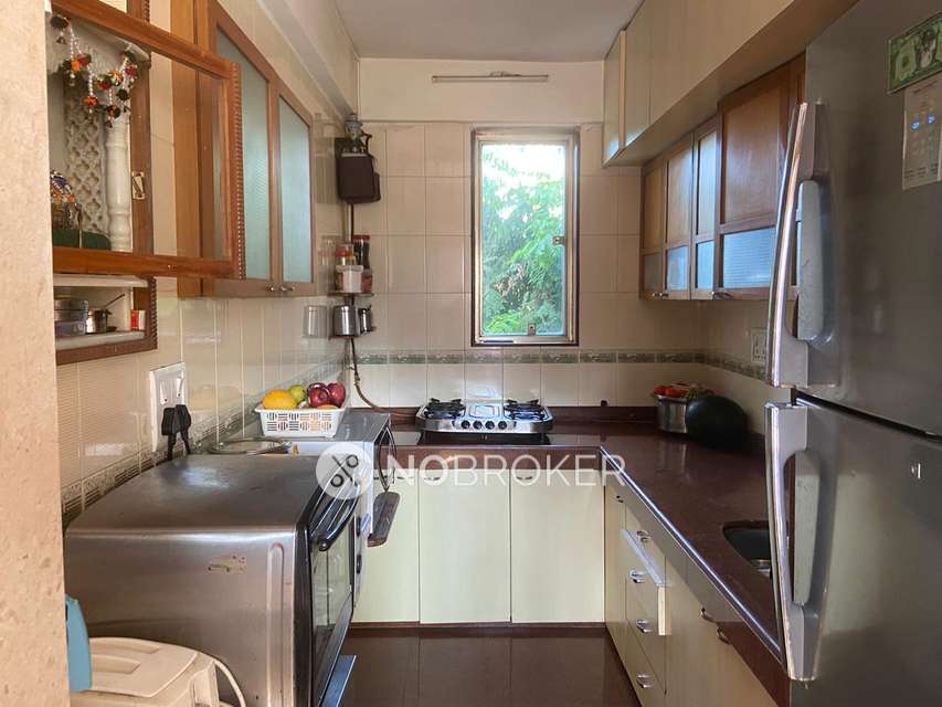 2 BHK Flat In Deepak Building For Sale  In Gamdevi