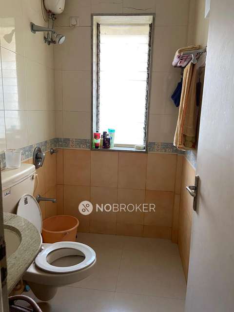 2 BHK Flat In Deepak Building For Sale  In Gamdevi