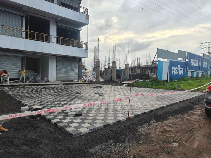 Shop in Kanishka Grand Plaza Max, Pune for Rent 