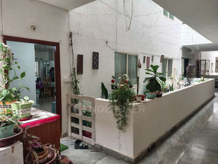 2 BHK Flat In Vandana Earls Court for Rent  In  Hsr Layout, Bangalore