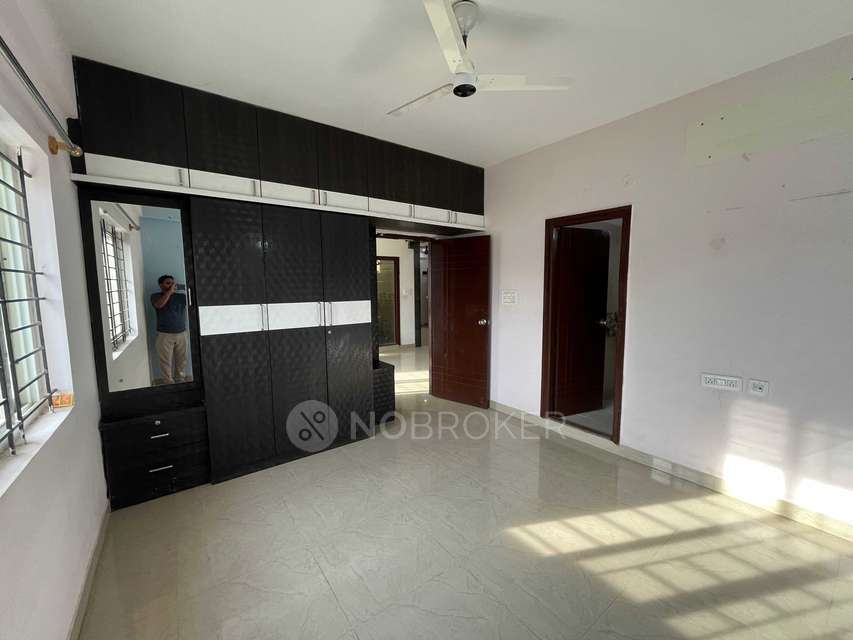 2 BHK Flat In S R Suvarna Residency for Rent  In Hosa Road