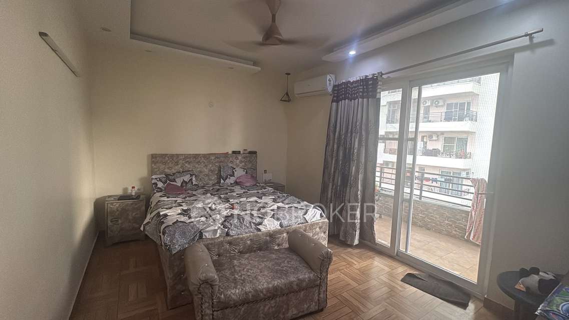 3 BHK Flat for Rent  In Sector 82
