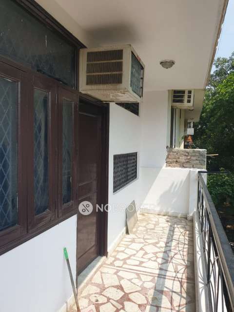 2 BHK Flat In Safdarjung Enclave For Sale  In Krishna Nagar