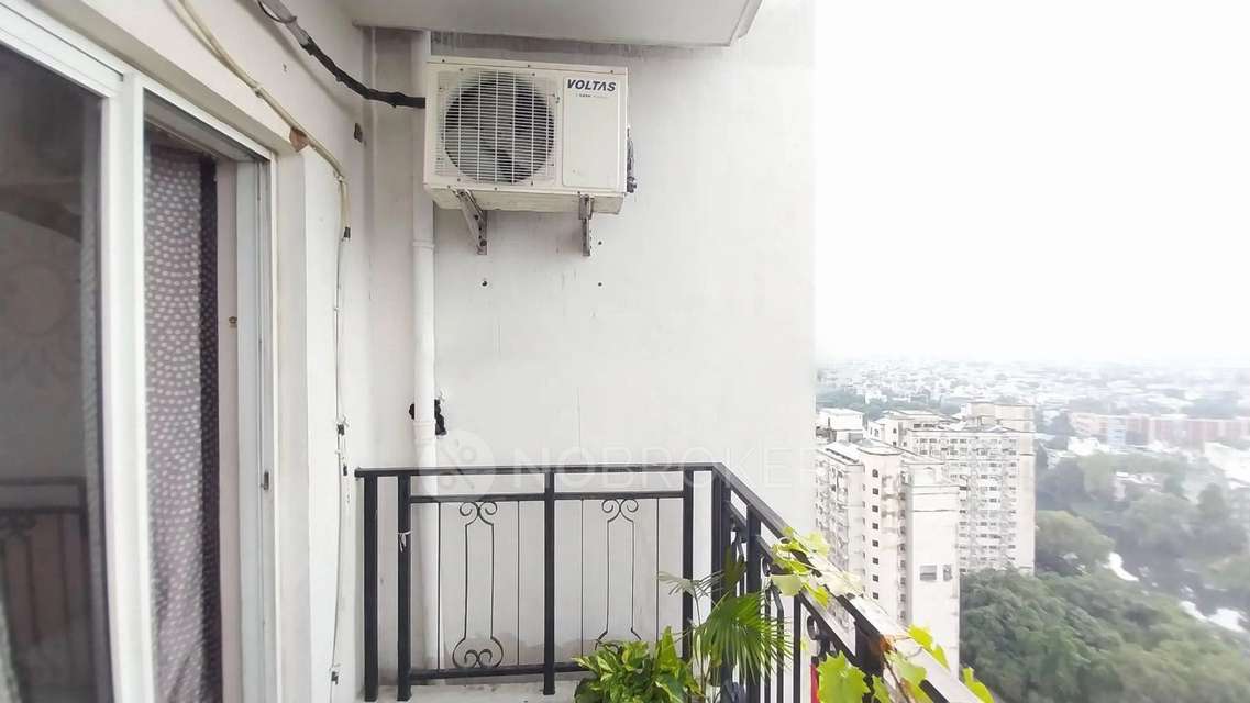 3 BHK Flat In Dlf Capital Green For Sale  In Moti Nagar