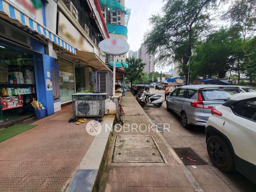 Shop in Kandivali West, Mumbai for sale 