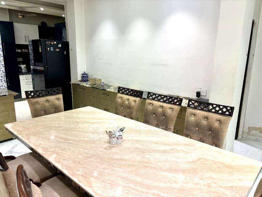 4 BHK Flat In Priya Apartments For Sale  In Punjabi Bagh