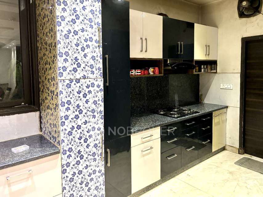 4 BHK Flat In Priya Apartments For Sale  In Punjabi Bagh