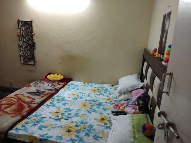 shivani Apartment Patparganj Rent WITHOUT BROKERAGE Semifurnished 1