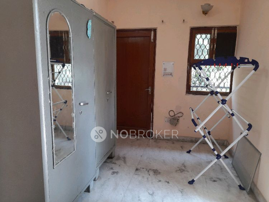 Single Room for Female In 3 BHK  In Kalkaji