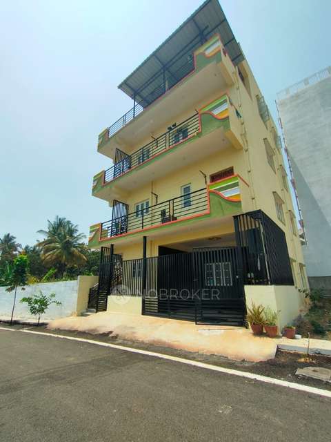 4+ BHK Flat For Sale  In  Bharat Nagar 