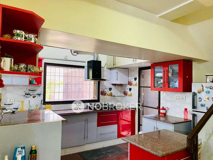 4 BHK Flat In Sterling White Fields For Sale  In Kondapur