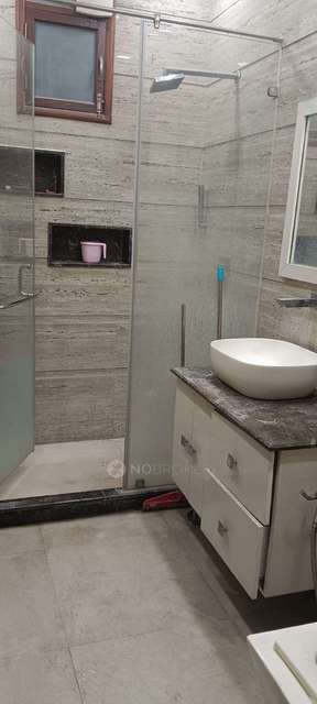 PG for Boys in Punjabi Bagh