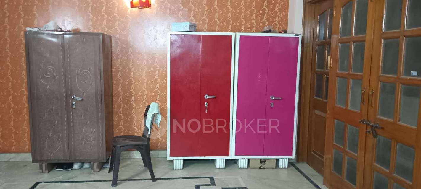 PG for Boys in Punjabi Bagh