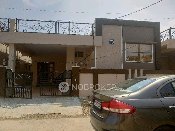 Navya Central Block Beeramguda Rent WITHOUT BROKERAGE Fully furnished