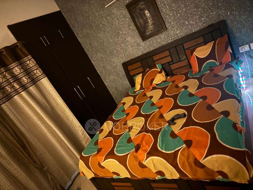 Single Room for Male In 2 BHK  In The Hyde Park In Sector 78