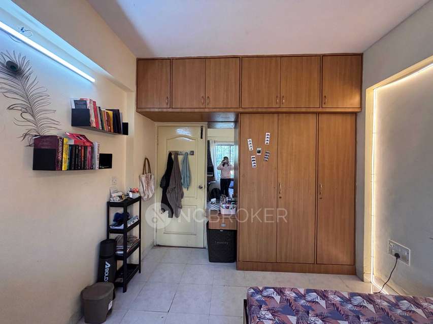 Single Room for Female In 3 BHK  In Krishna Diamond Apartment In  Sahakara Nagar, Bangalore